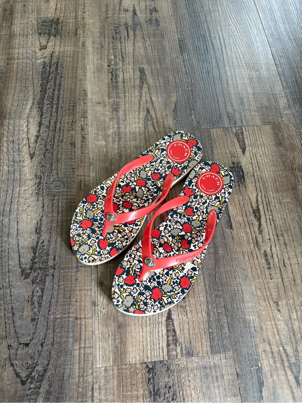 Coach Abbigail Flip Flops Turnlock Logo Thong Rubber Sandals Red